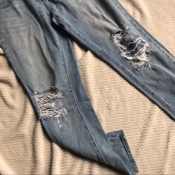 Bullhead Light Wash Skinny Boyfriend Jeans Womens 27 Blue Denim Distressed - Picture 9 of 10